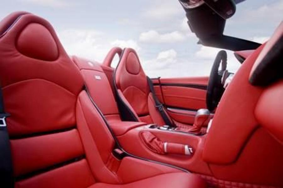 Интерьер Mercedes-Benz SLR McLaren Roadster by Brabus (R199) 2008 года  (фото 9 из 61)